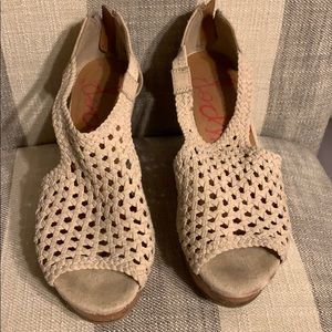 Macrame wedges—worm 3 times